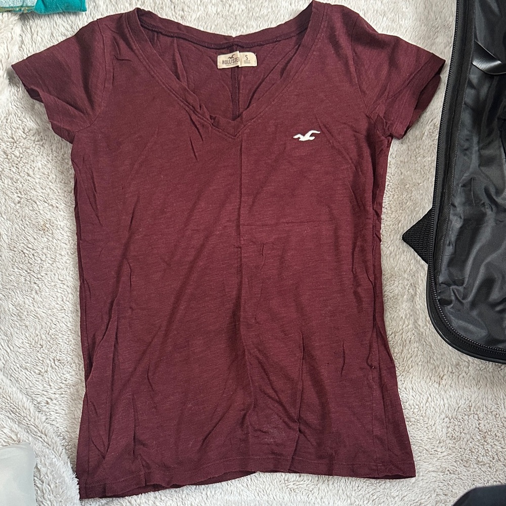 Hollister Women's Burgundy V-Neck Tee